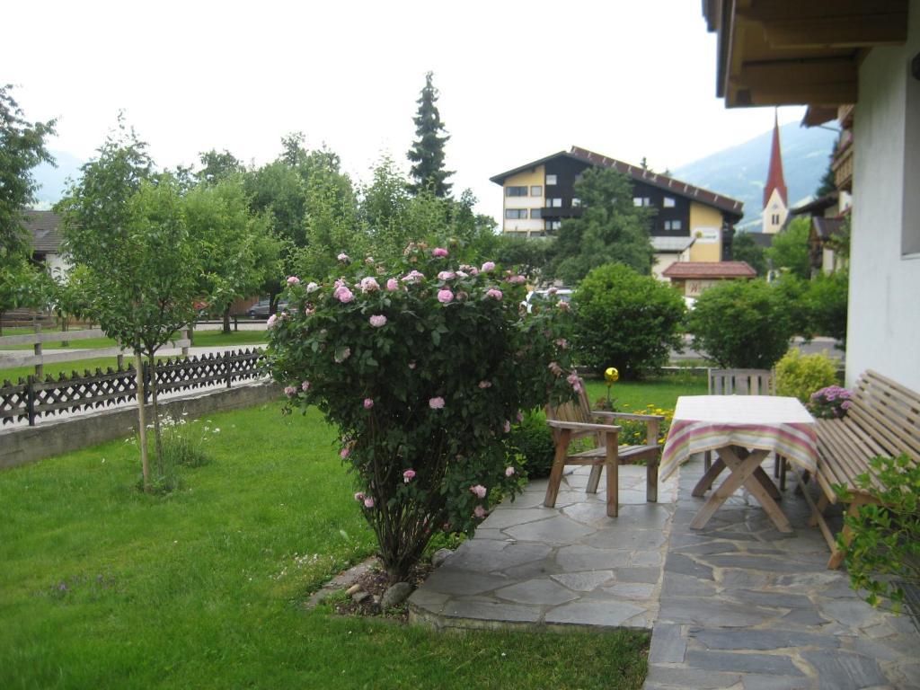 Bed and Breakfast Haus Christl Uderns Exterior foto